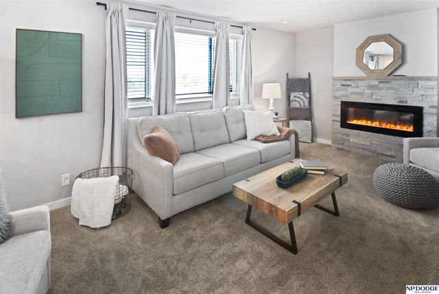 8020 S 200 Street, Gretna, NE 68028