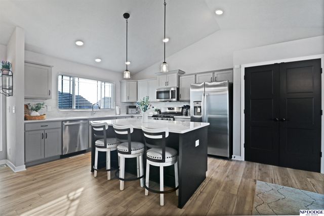 8020 S 200 Street, Gretna, NE 68028