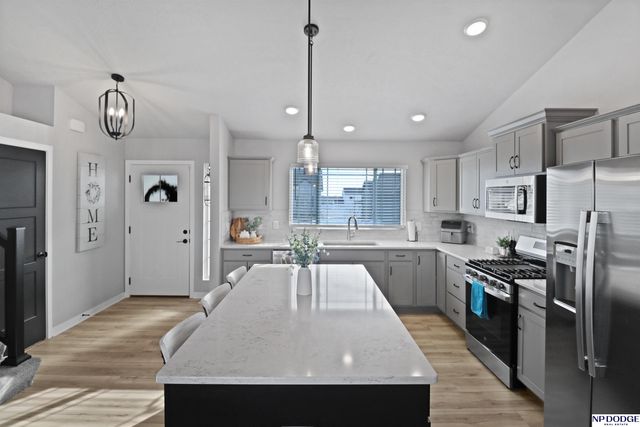 8020 S 200 Street, Gretna, NE 68028