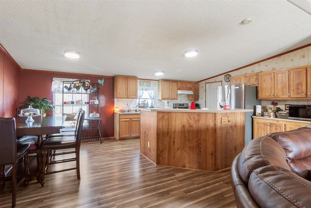 6210 Armadillo Drive, Kemp, TX 75143