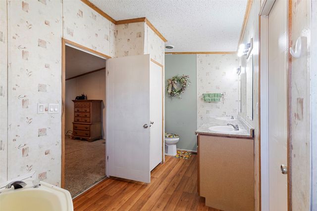 6210 Armadillo Drive, Kemp, TX 75143