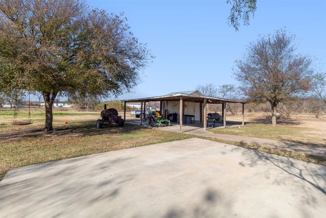 6210 Armadillo Drive, Kemp, TX 75143