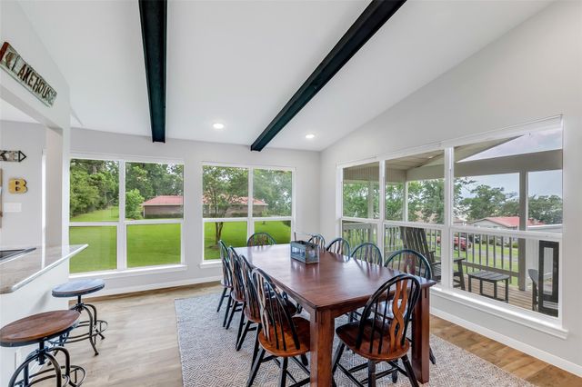 671 Lakeview Harbor, Onalaska, TX 77360