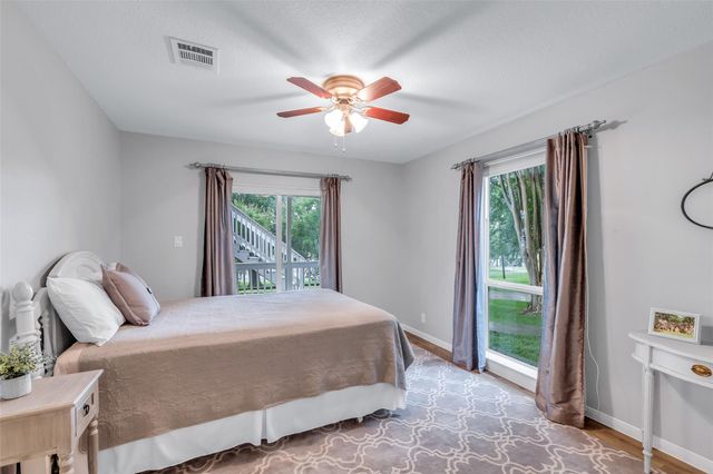 671 Lakeview Harbor, Onalaska, TX 77360