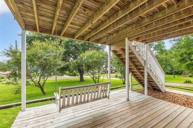 671 Lakeview Harbor, Onalaska, TX 77360