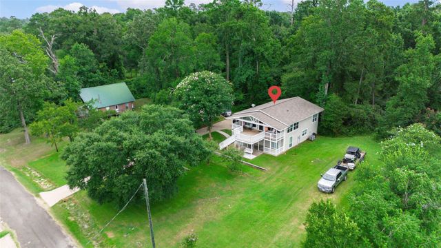 671 Lakeview Harbor, Onalaska, TX 77360