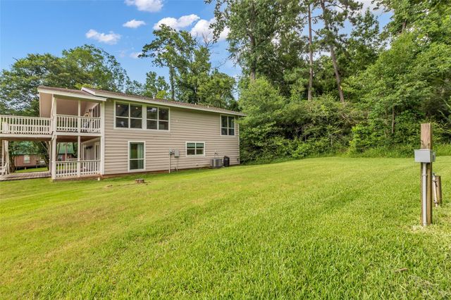 671 Lakeview Harbor, Onalaska, TX 77360