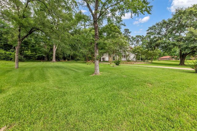 671 Lakeview Harbor, Onalaska, TX 77360