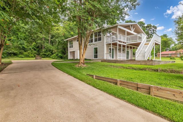 671 Lakeview Harbor, Onalaska, TX 77360