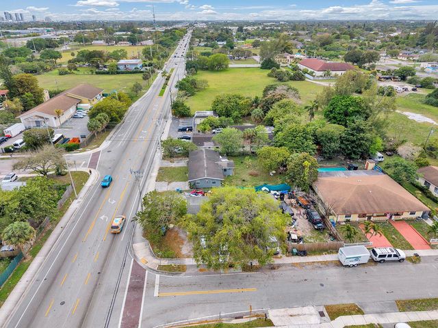 2100 NW 27th Street, Oakland Park, FL 33311