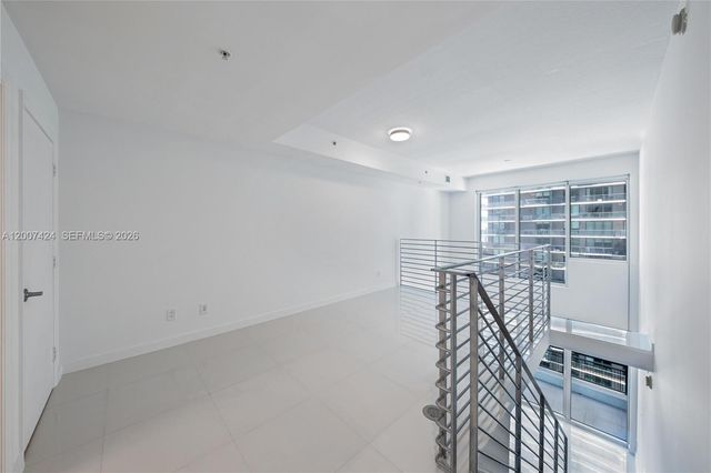 60 SW 13th St 2420, Miami, FL 33130