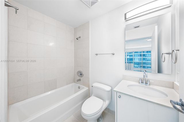 60 SW 13th St 2420, Miami, FL 33130