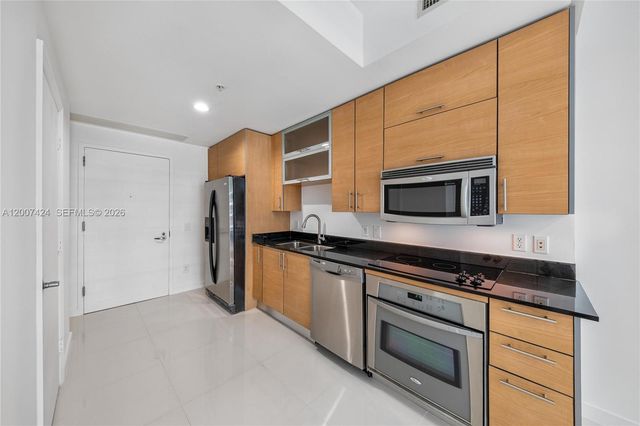 60 SW 13th St 2420, Miami, FL 33130