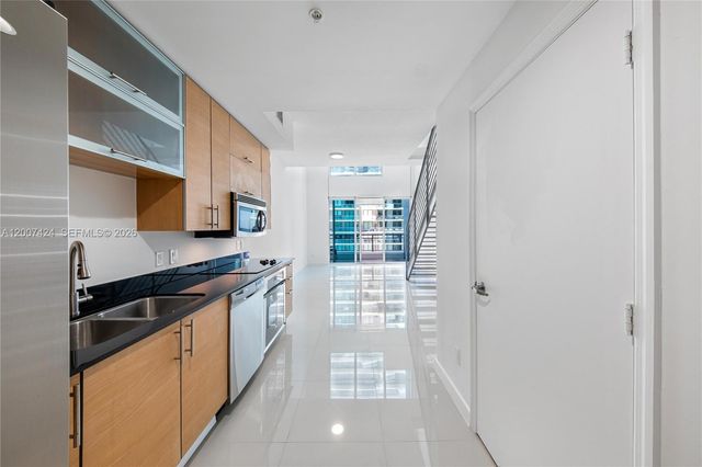 60 SW 13th St 2420, Miami, FL 33130