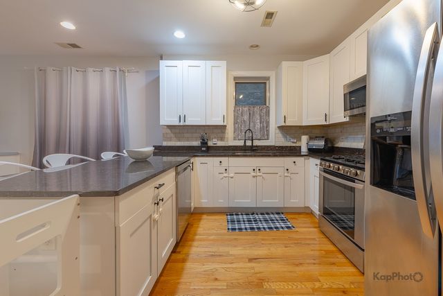 31 E 26th Street 3, Chicago, IL 60616