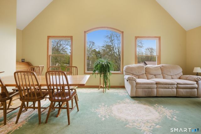 14 Bonnie Drive, Farmington, CT 06032
