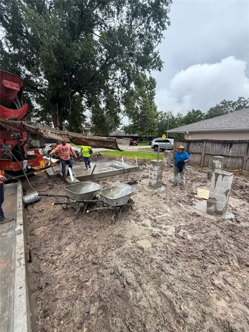 2031 Saxon Drive, Houston, TX 77018
