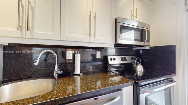 2076 S Ocean Dr 211, Hallandale Beach, FL 33009