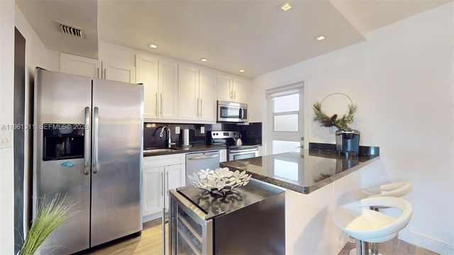 2076 S Ocean Dr 211, Hallandale Beach, FL 33009