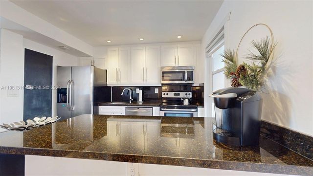 2076 S Ocean Dr 211, Hallandale Beach, FL 33009