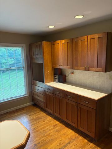 165 Colonial Drive, Paducah, KY 42001