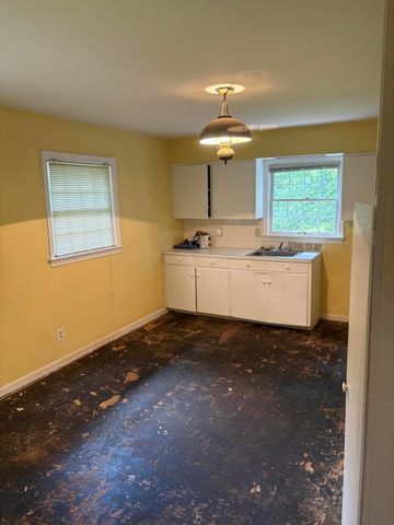 165 Colonial Drive, Paducah, KY 42001