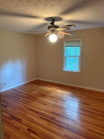 165 Colonial Drive, Paducah, KY 42001