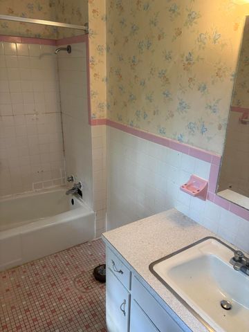 165 Colonial Drive, Paducah, KY 42001