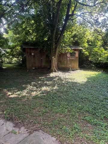 165 Colonial Drive, Paducah, KY 42001
