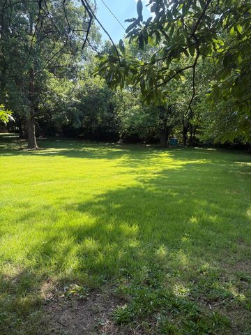 165 Colonial Drive, Paducah, KY 42001