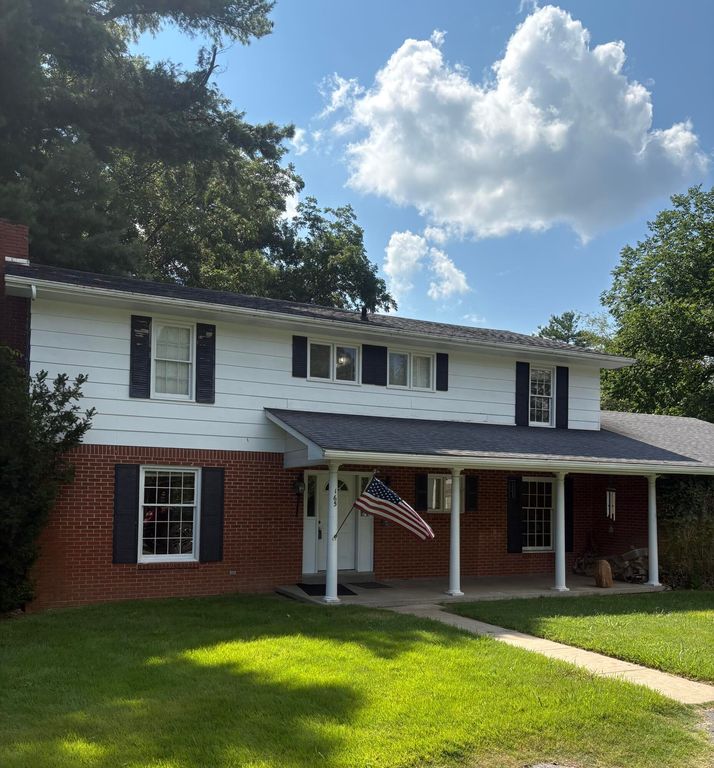 165 Colonial Drive, Paducah, KY 42001