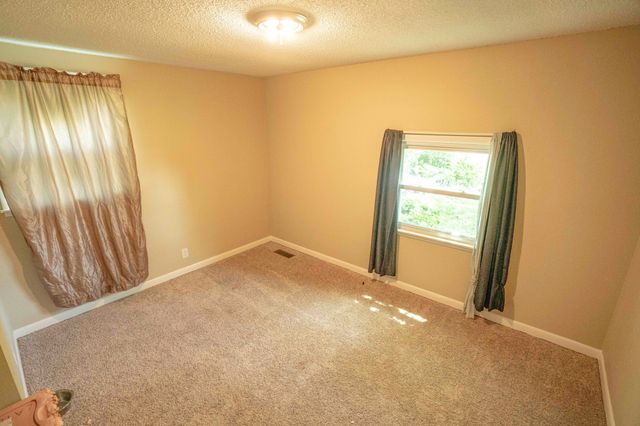 131 Brandywine Dr, Clarksville, TN 37042