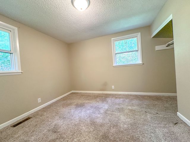 131 Brandywine Dr, Clarksville, TN 37042