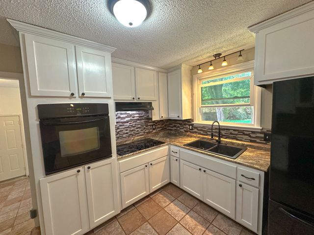 131 Brandywine Dr, Clarksville, TN 37042
