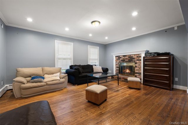 33 Echo Avenue, Miller Place, NY 11764