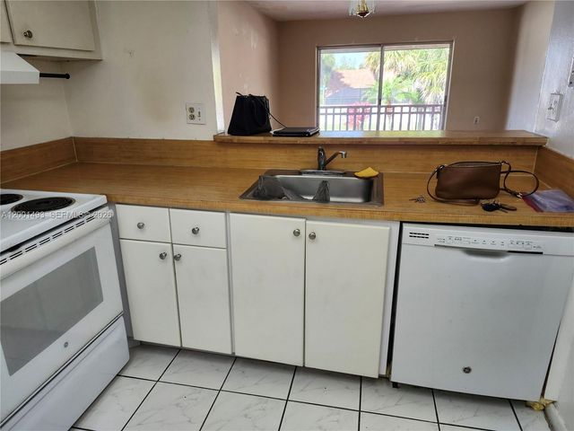 11219 SW 88th Street 205C, Miami, FL 33176