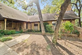 5804 Azteca Drive, Fort Worth, TX 76112