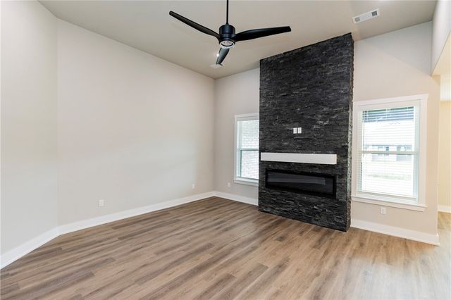 2107 N Chanae Street, Siloam Springs, AR 72761