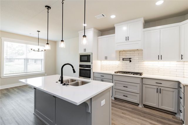 2107 N Chanae Street, Siloam Springs, AR 72761