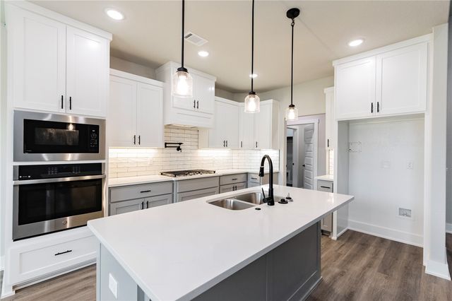 2107 N Chanae Street, Siloam Springs, AR 72761