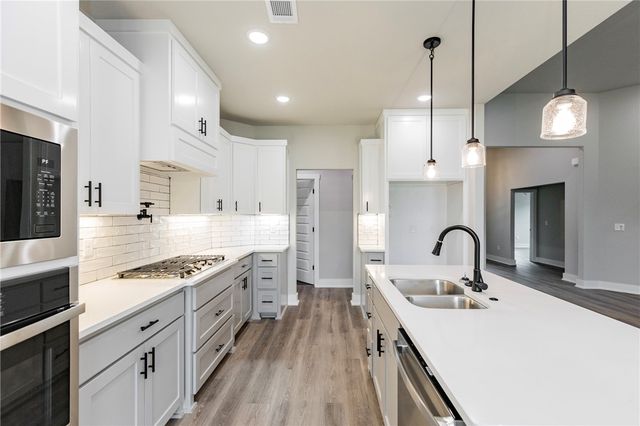 2107 N Chanae Street, Siloam Springs, AR 72761