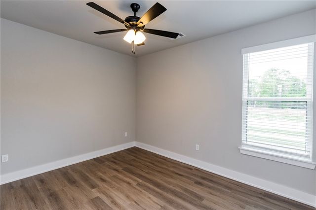 2107 N Chanae Street, Siloam Springs, AR 72761