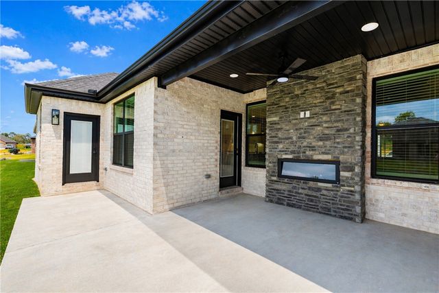 2107 N Chanae Street, Siloam Springs, AR 72761