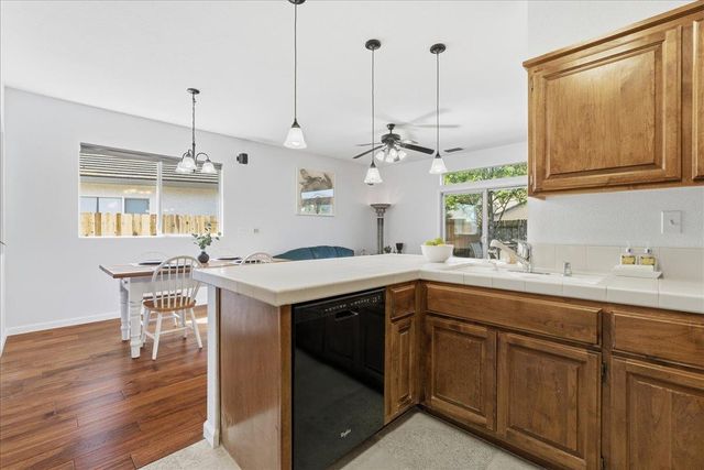 7920 Kelvedon Way, Sacramento, CA 95829