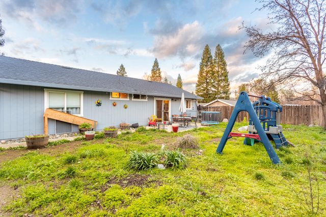 3257 Sioux Drive, Shasta Lake, CA 96019