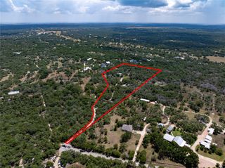 501 Limestone LN, Driftwood, TX 78619
