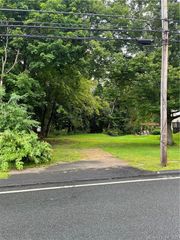7 South Street, Plymouth, CT 06782