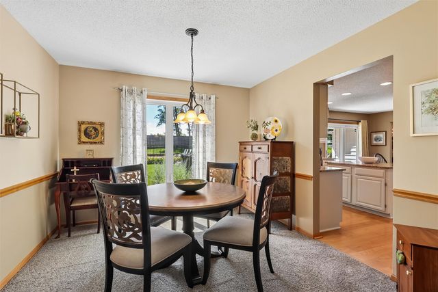 4318 101st Street, Urbandale, IA 50322