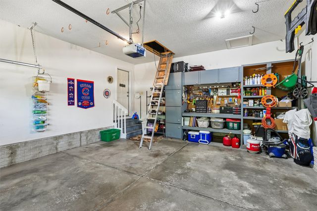 4318 101st Street, Urbandale, IA 50322