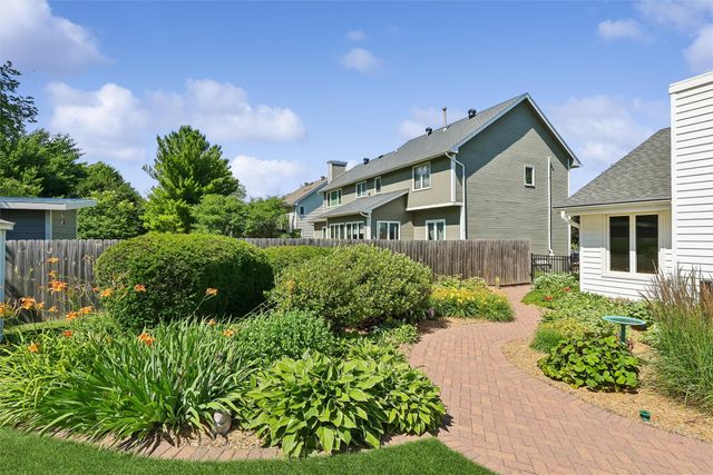 4318 101st Street, Urbandale, IA 50322
